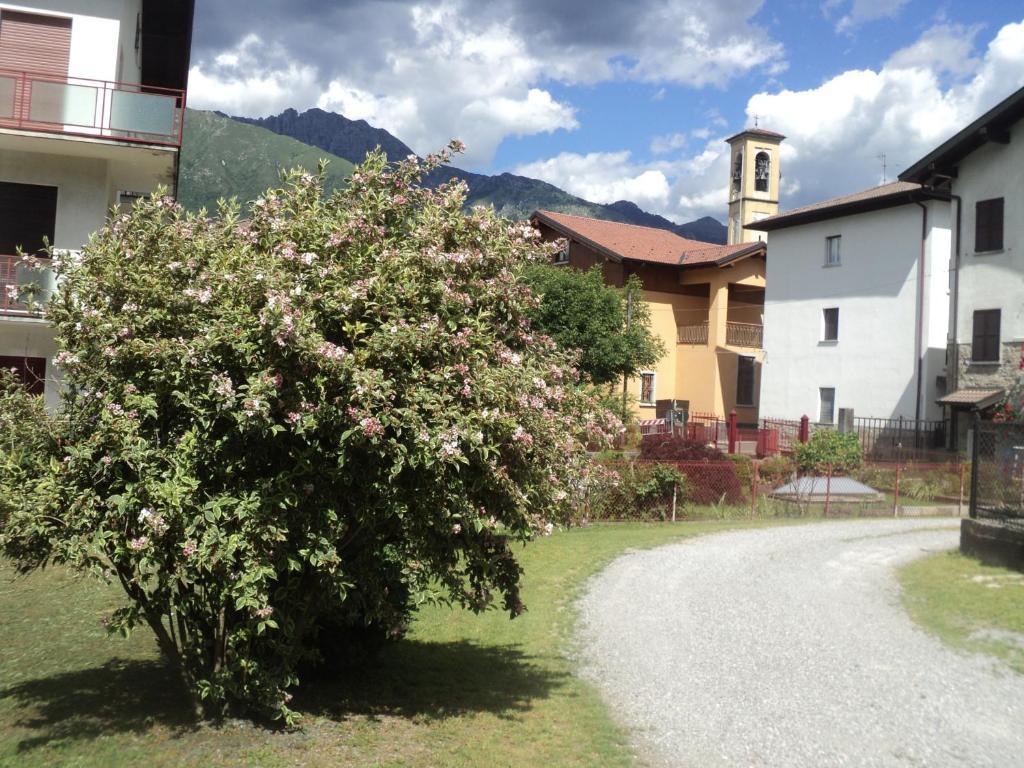 Albergo Del Cacciatore Cremeno Экстерьер фото